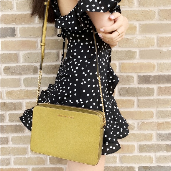 Gaby’sBags💕NWT Michael kors large Crossbody - Picture 2 of 3